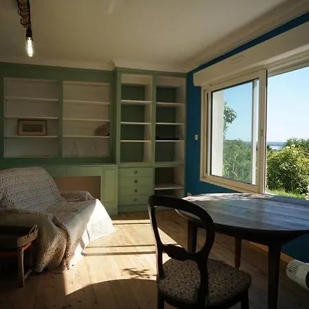 Appartement avec vue panoramique sur l'estuaire de la Gironde Plassac  Extérieur photo