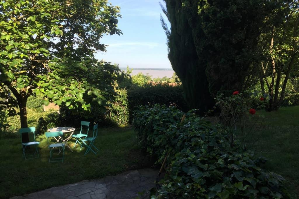Appartement Avec Vue Panoramique Sur L'estuaire De La Gironde Plassac (Gironde)